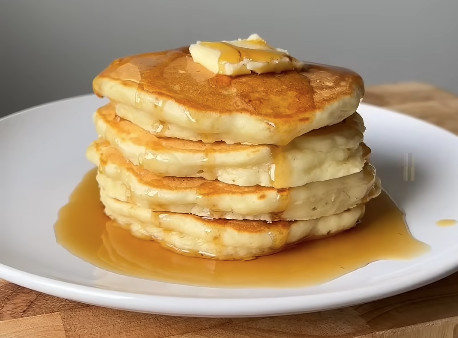 Fluffy Homemade Pancakes 🥞