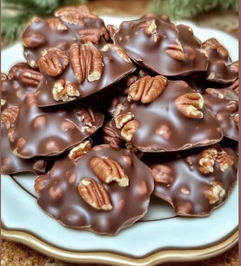 Irresistible Chocolate Pecan Turtle Clusters: A Decadent Delight